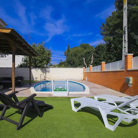Pluma - Only Families * Salou