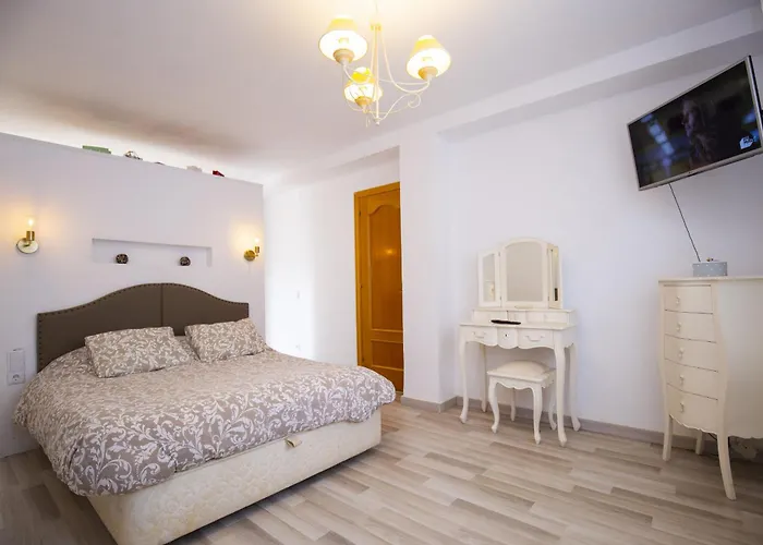 Villa Pluma - Only Families